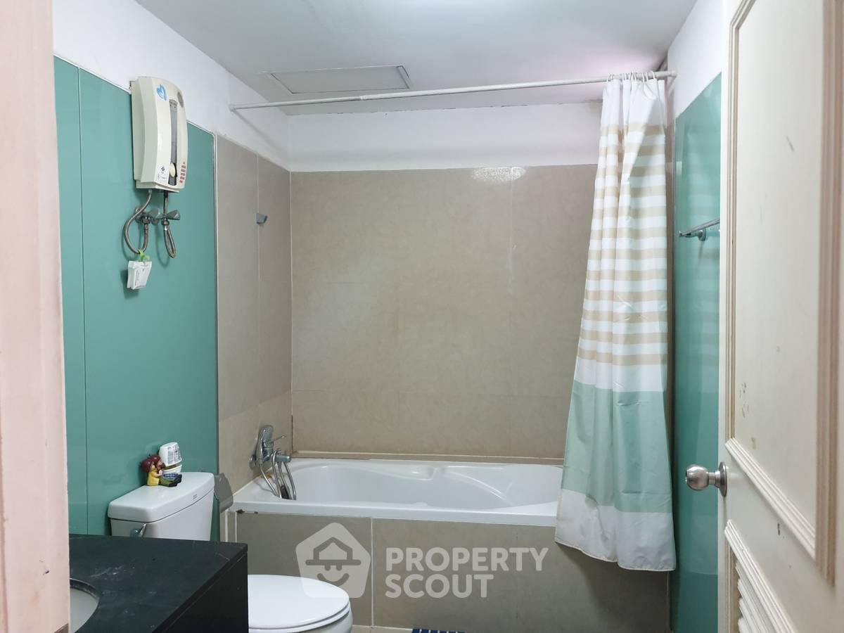 picture 3-BR Condo at DS Tower 1 near BTS Phrom Phong (ID 1917817) - 13/15