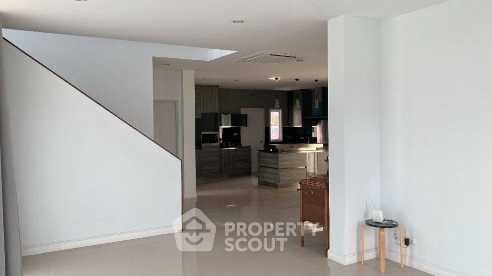 picture 4-BR House in Saphan Sung (ID 1111849) - 22/70
