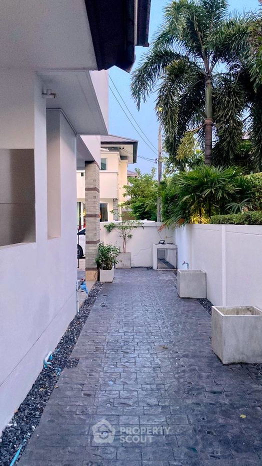 picture 4-BR House in Saphan Sung (ID 1111849) - 8/70