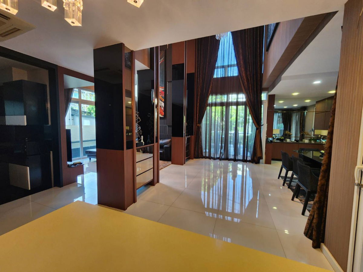 รูป ให้ เช่า Pool Villa บ้านหรูพร้อมสระว่ายน้ำ 4 ห้องนอน ลาดพร้าว1 ใกล้รถไฟฟ้า - รูปที่ 15/19