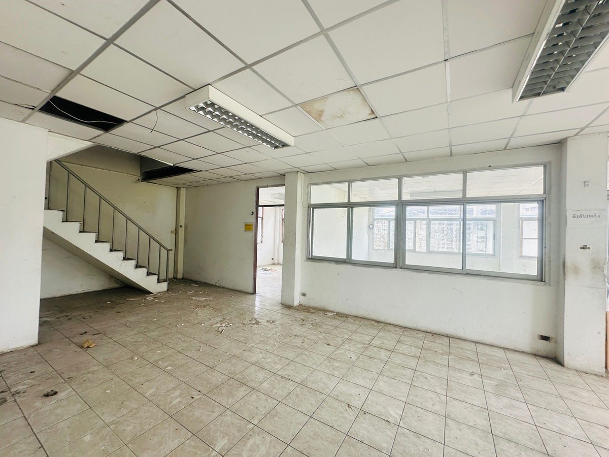 รูป ขายโรงงานพร้อมสำนักงาน 3 ชั้น เนื้อที่ 2-3-82 ไร่ ตำบลอ้อมน้อย อ. กระทุ่มแบน จ. สมุทรสาคร - รูปที่ 25/42