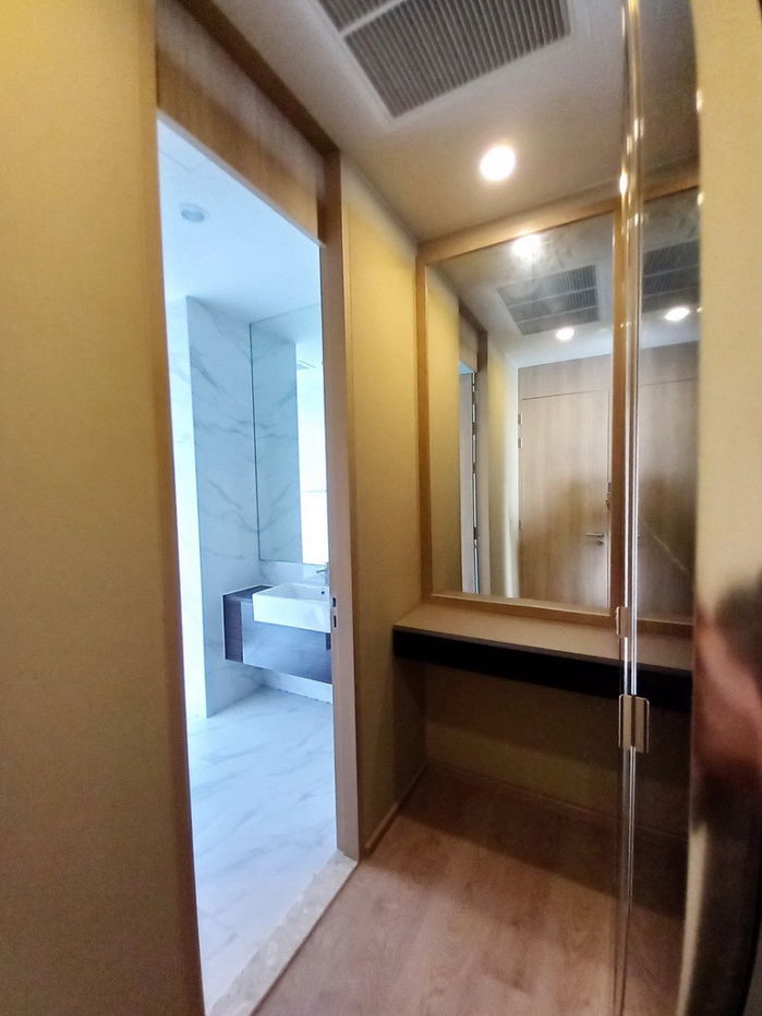 รูป LUXURY Decorations | TOP FLOOR ROOM 40+ 2 ห้องนอน เฟอร์ครบพร้อมเข้าอยู่  - รูปที่ 16/16
