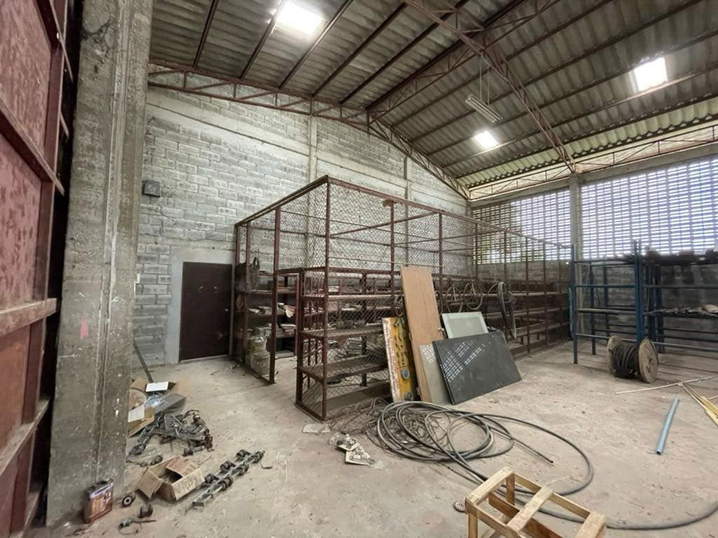 picture Land for Rent: 3 Rai with Warehouse and worker housing - 9/12