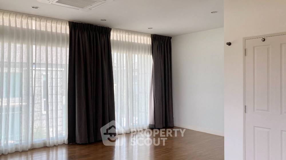 picture 4-BR House in Saphan Sung (ID 1111849) - 51/70