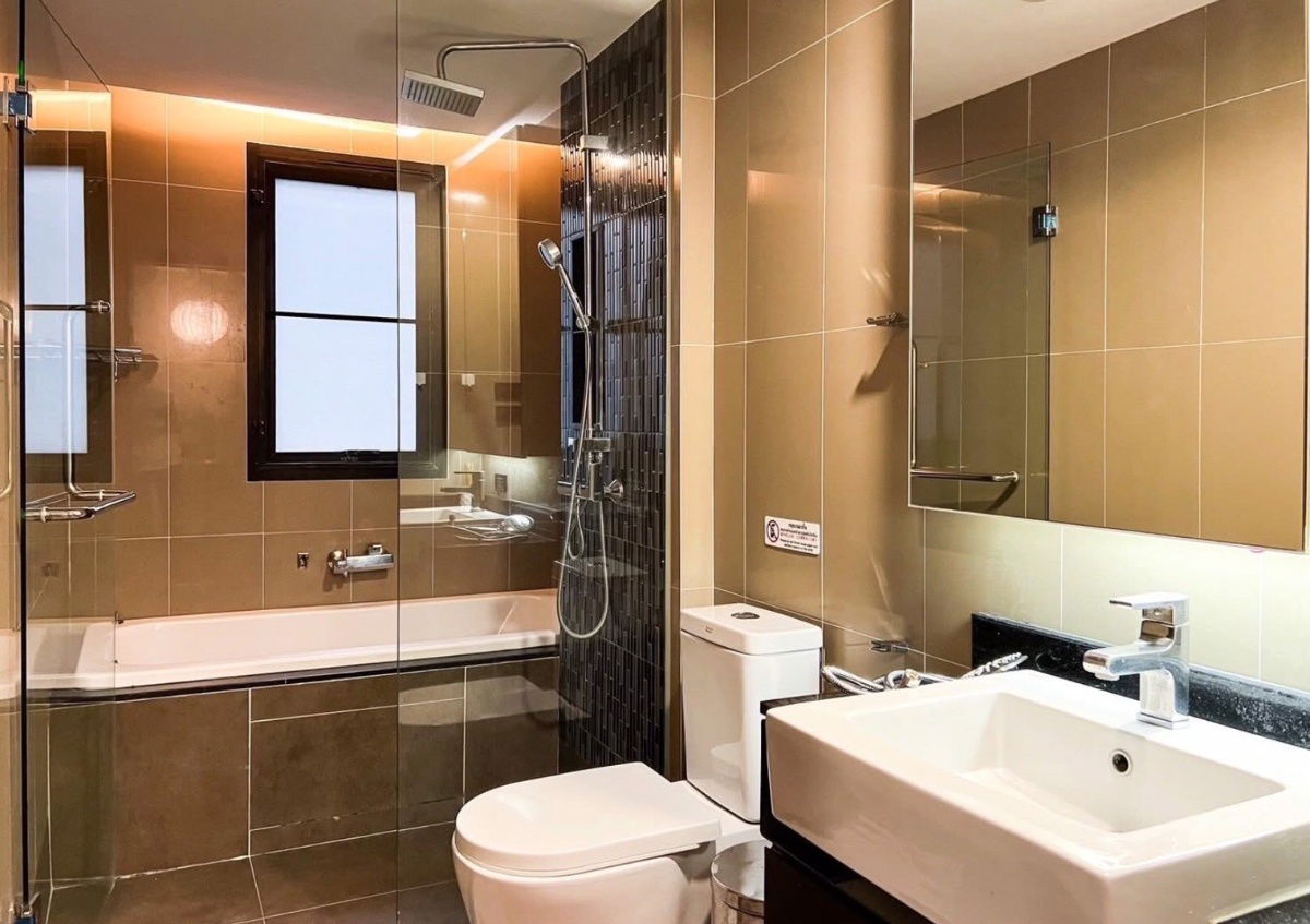 picture  Tidy                     Thonglor  - 5/7