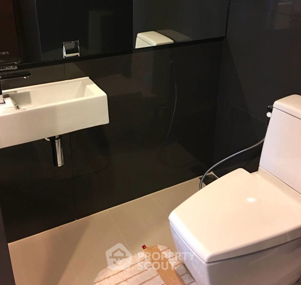 รูป คอนโด 1-ห้องนอน ที่ ริธึ่ม สาทร ใกล้ BTS สะพานตากสิน (ID 607464) - รูปที่ 2/7