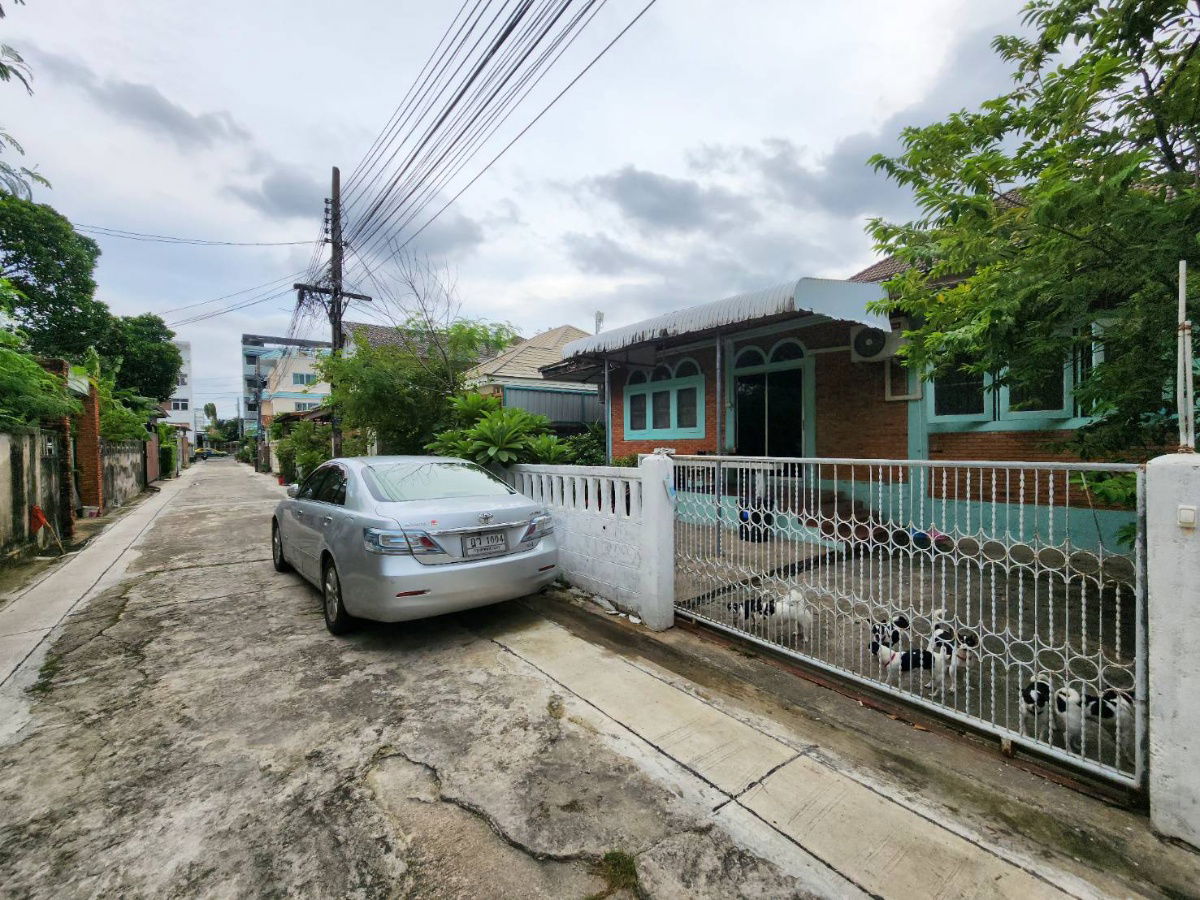รูป ให้เช่าบ้านเดียว 50 ตรว. ซอยลาดพร้าว 62-64 3 ห้องนอน 2 ห้องน้ำ 1 ห้องเก็บของ 1 ห้องครัว (เจ้าของโพสต์เอง) - รูปที่ 2/19