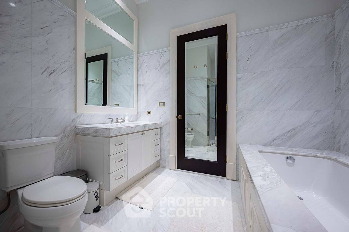 picture 3-BR Condo at 98 Wireless near BTS Phloen Chit (ID 2193585) - 22/35