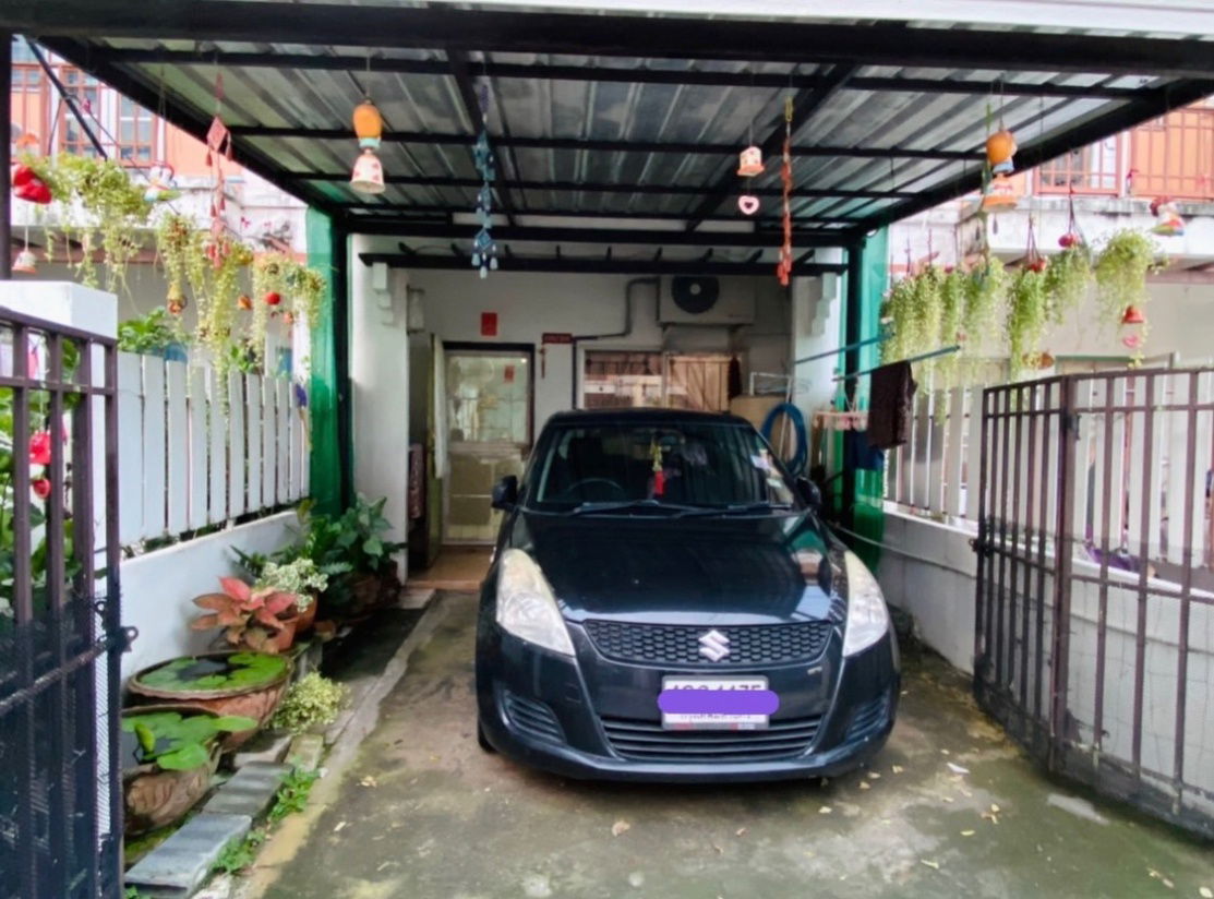 picture 2-Storey Townhouse in Benjasub Village, Rangsit Khlong 6 (Prime location on Rangsit–Nakhon Nayok main road) - 2/18