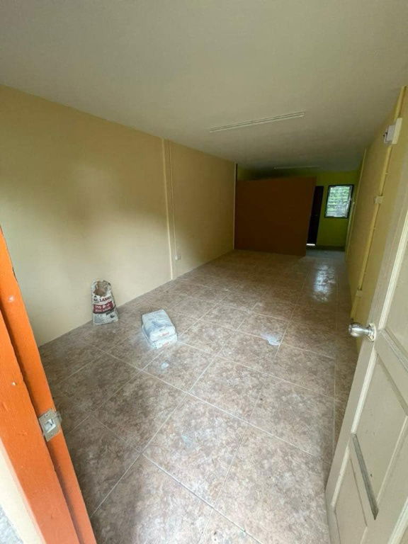 picture Land for Rent: 3 Rai with Warehouse and worker housing - 6/12