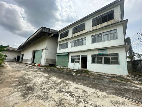 ขายโรงงานพร้อมสำนักงาน 3 ชั้น เนื้อที่ 2-3-82 ไร่ ตำบลอ้อมน้อย อ. กระทุ่มแบน จ. สมุทรสาคร
