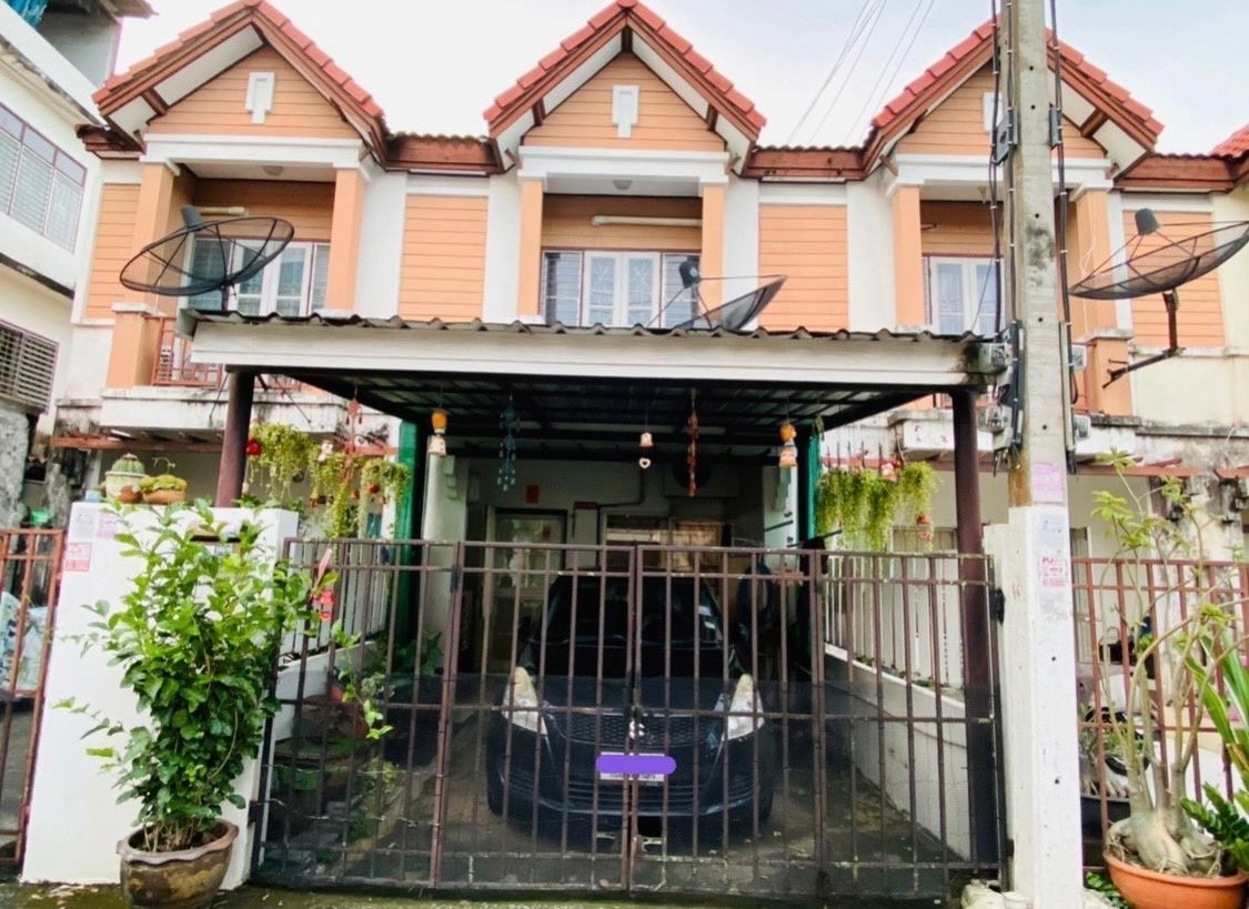 picture 2-Storey Townhouse in Benjasub Village, Rangsit Khlong 6 (Prime location on Rangsit–Nakhon Nayok main road) - 3/18