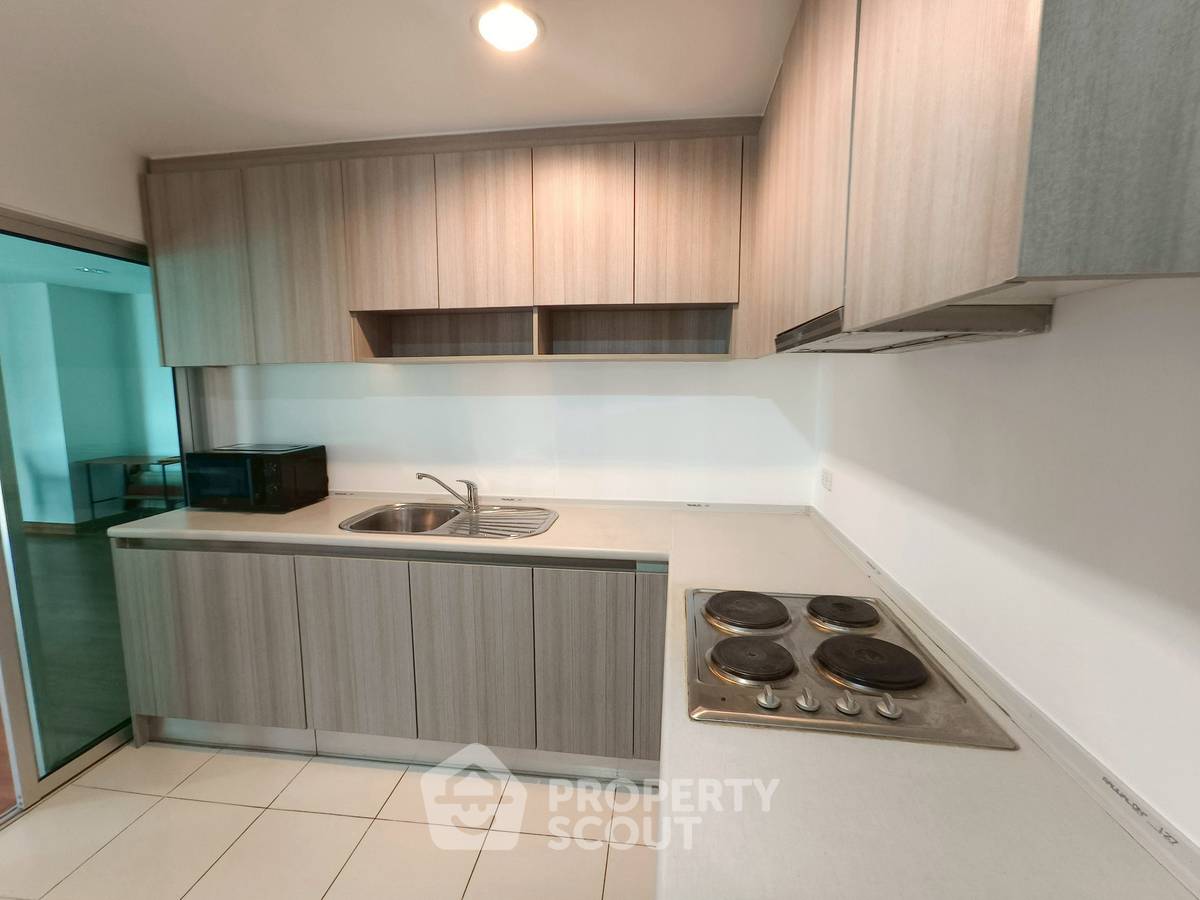 picture 3-BR Condo at Belle Grand Rama 9 near MRT Phra Ram 9 (ID 2281596) - 4/14
