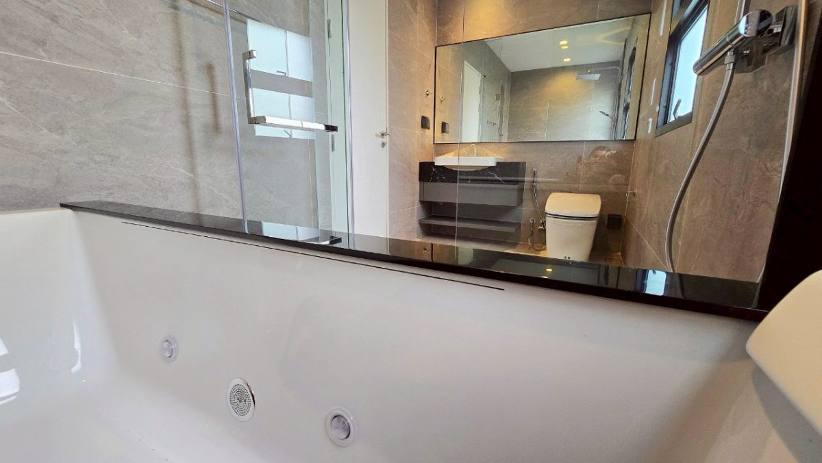 picture  “One & Only”Grand Bangkok Boulevard Rama 9 – Krungthep Kreetha - 11/12