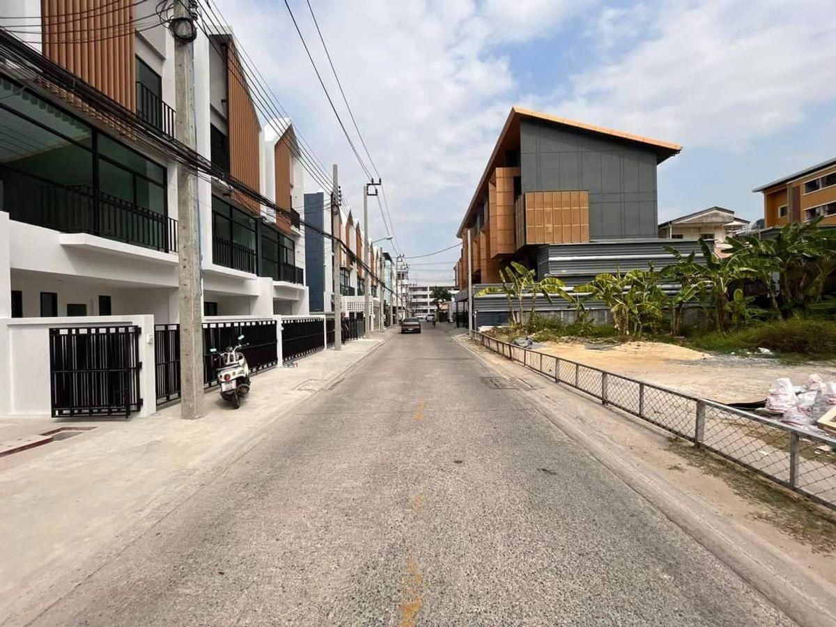 picture Home office for rent ✨ Soi Sukhumvit 70/5 ✨ 2 bedrooms, 3 bathrooms, near BTS Bearing - 4/10