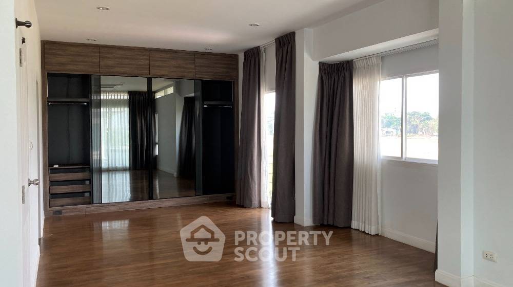 picture 4-BR House in Saphan Sung (ID 1111849) - 53/70