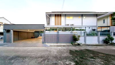 บ้านเดี่ยว เชียงใหม่ : ขาย บ้านเดี่ยว บ้านหลังนี้ให้กลิ่นอาย อบอุ่นแบบร่วมสมัย ผสมผสานความโมเดิร์นเข้ากับความคลาสสิกเล็ก ๆ อย่างลงตัว