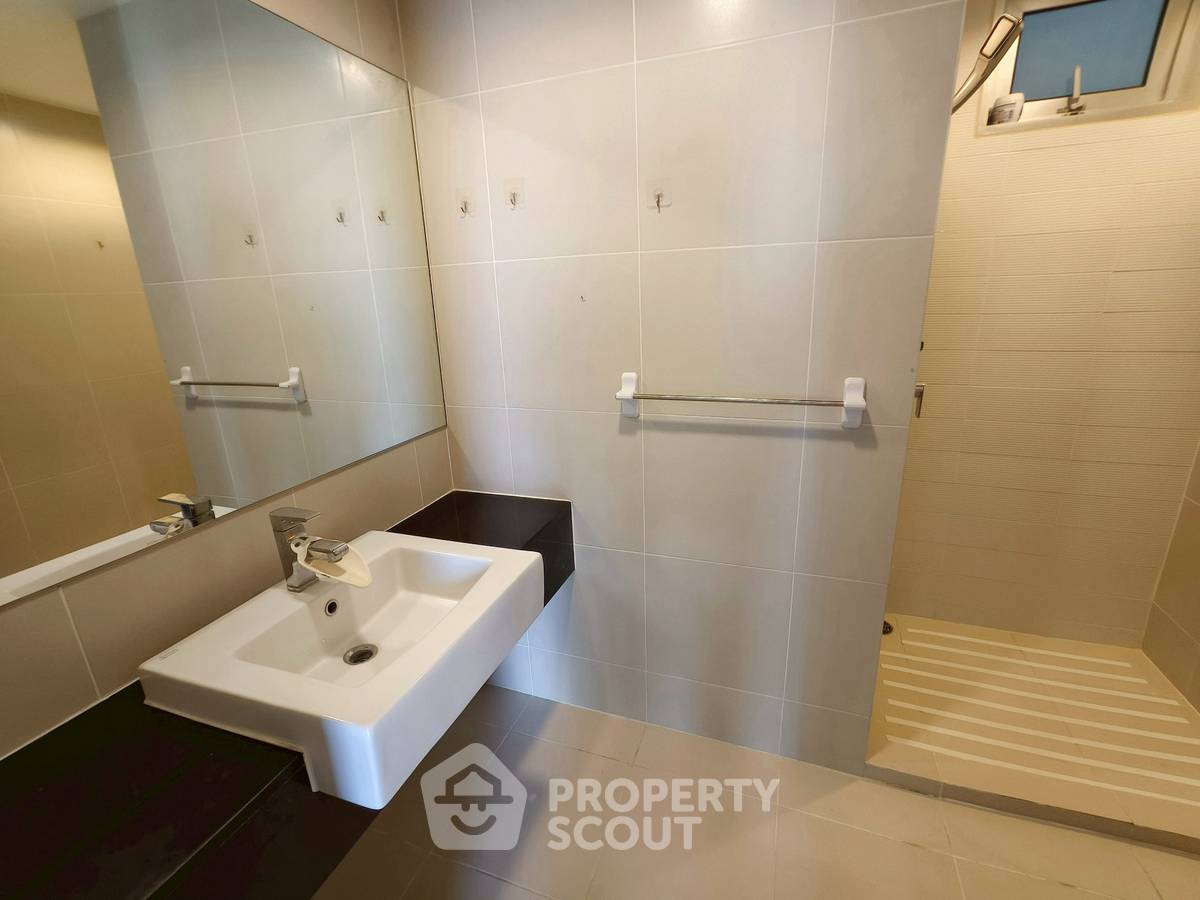 picture 3-BR Condo at Belle Grand Rama 9 near MRT Phra Ram 9 (ID 2281596) - 6/14
