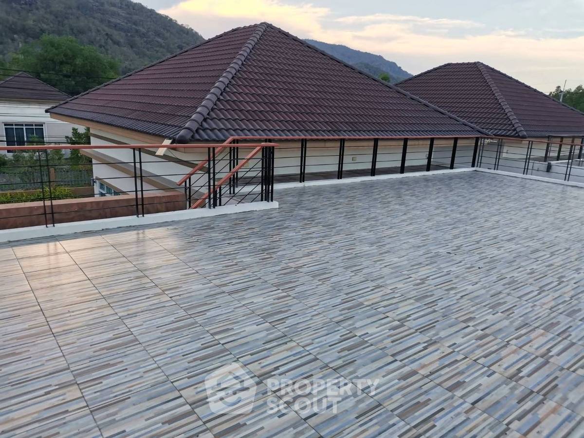 รูป วิลล่า 3-ห้องนอน ใกล้ เมืองหัวหิน (ID 2280778) - รูปที่ 12/13