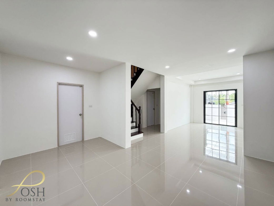 picture INTER VILLA KOHKAEW Newly renovated home offering privacy and a close connection to nature, with stunning views of a tranquil pond.  - 8/9
