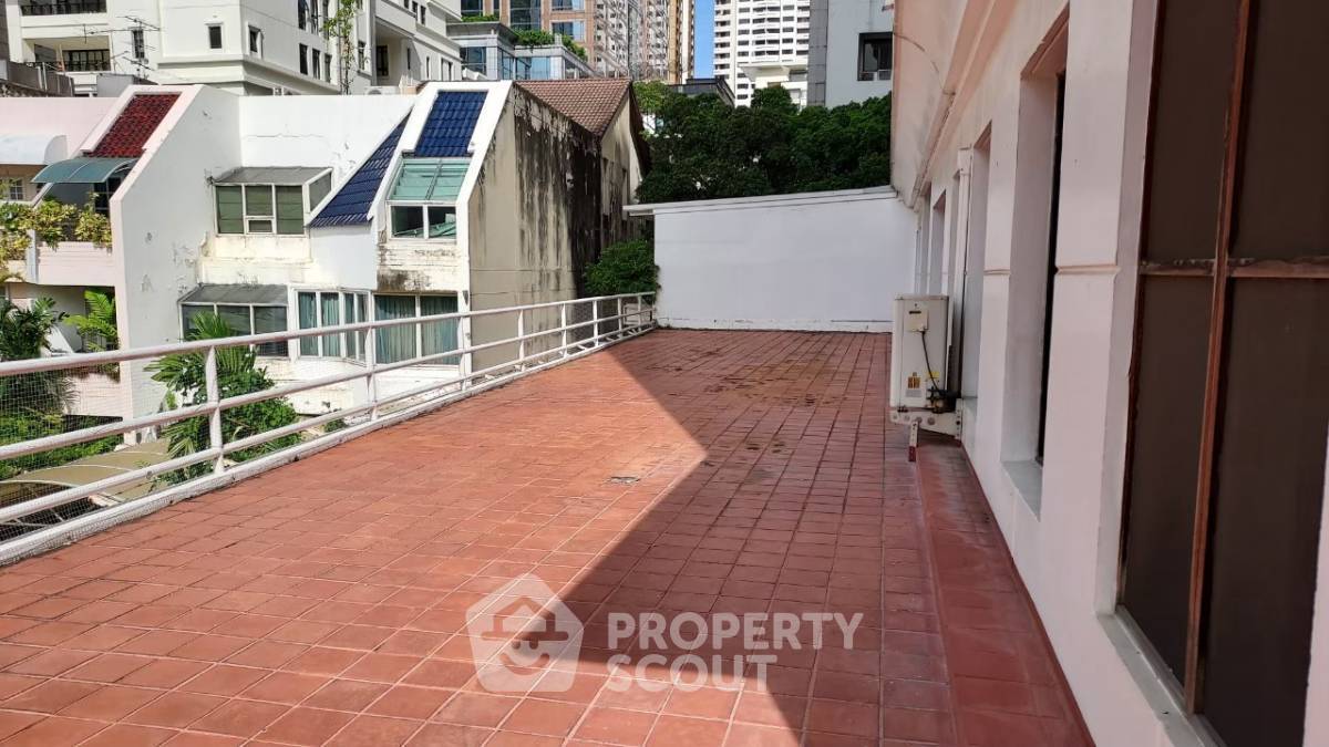 picture 3-BR Condo at Vanicha Park Langsuan near BTS Chit Lom (ID 894606) - 10/30
