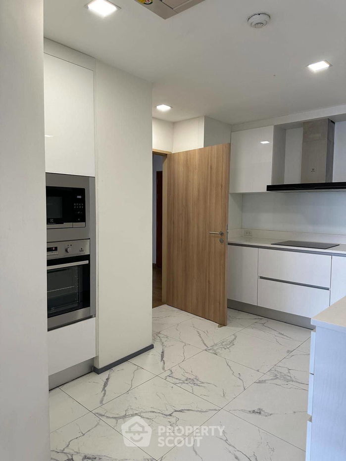 picture 3-BR Condo at La Cascade Condominium near BTS Ekkamai (ID 1584404) - 3/9