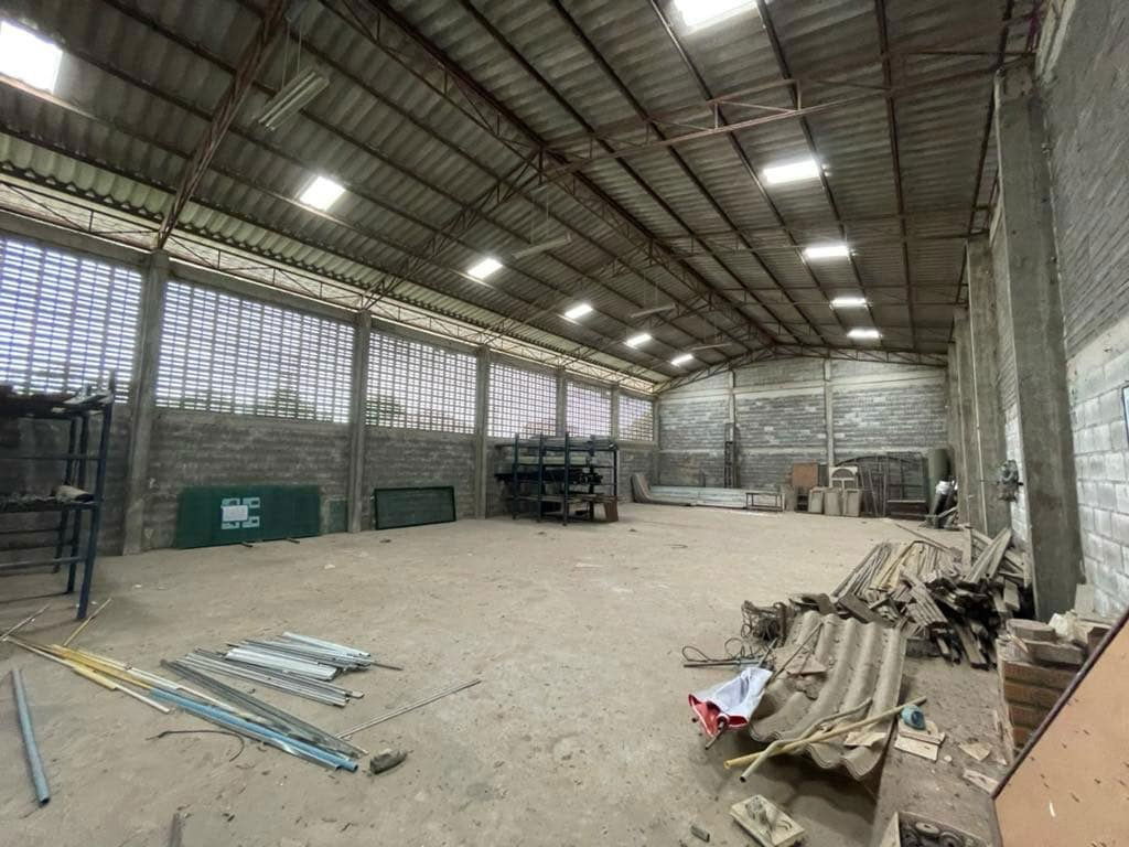 picture Land for Rent: 3 Rai with Warehouse and worker housing - 8/12
