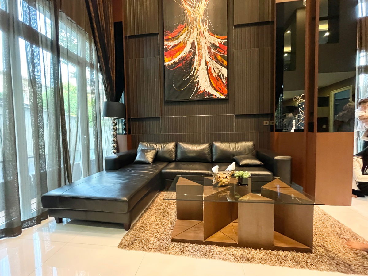 รูป ให้ เช่า Pool Villa บ้านหรูพร้อมสระว่ายน้ำ 4 ห้องนอน ลาดพร้าว1 ใกล้รถไฟฟ้า - รูปที่ 6/19