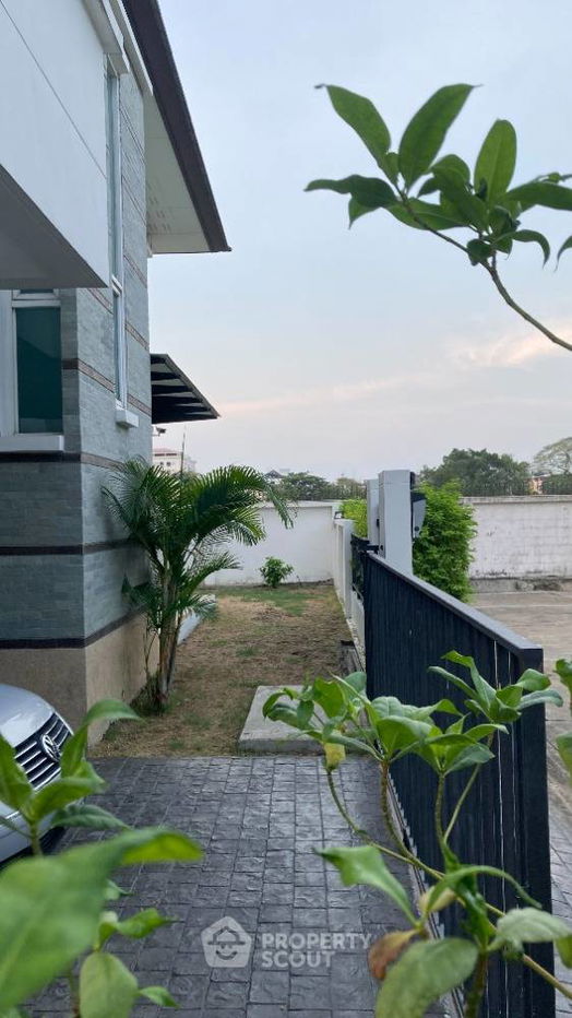 picture 4-BR House in Saphan Sung (ID 1111849) - 14/70