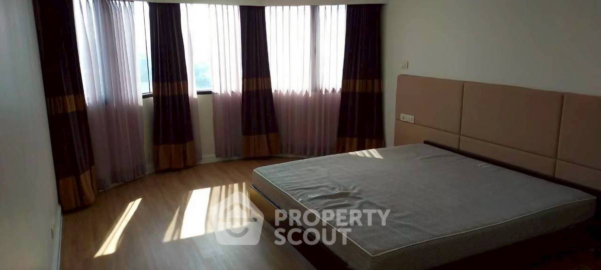 picture 2-BR Condo at Baan Suanpetch Condominium near BTS Phrom Phong (ID 2281584) - 5/17