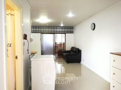 1-BR Condo at Supalai Place Sukhumvit 39 near MRT Phetchaburi (ID 1328591)