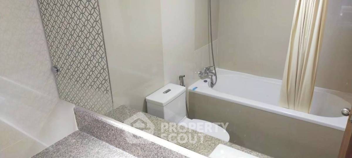 picture 2-BR Condo at Baan Suanpetch Condominium near BTS Phrom Phong (ID 2281584) - 6/17