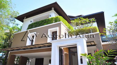 🔼🔽 AccomA 📩 Resort-Style Home with Rooftop Garden (AA22093)