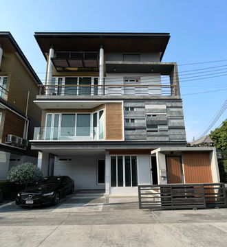 ให้ เช่า Pool Villa บ้านหรูพร้อมสระว่ายน้ำ 4 ห้องนอน ลาดพร้าว1 ใกล้รถไฟฟ้า