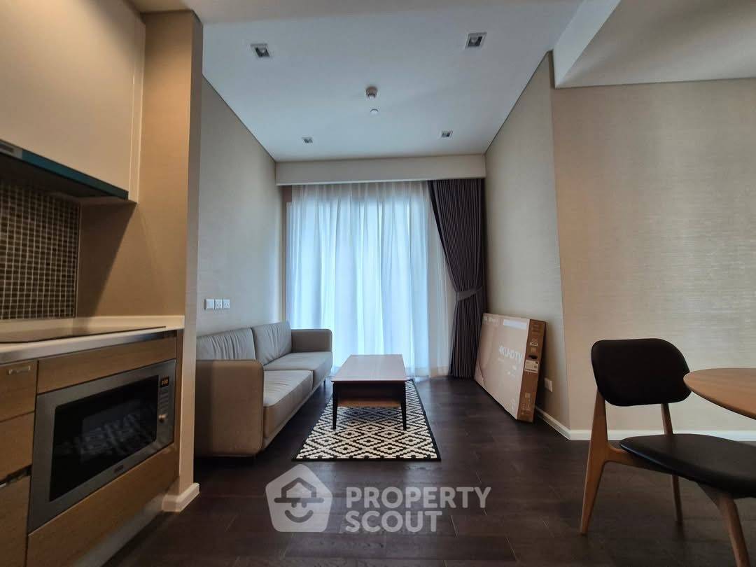 picture 2-BR Condo at The Saint Residences near MRT Phahon Yothin (ID 2282402) - 1/7
