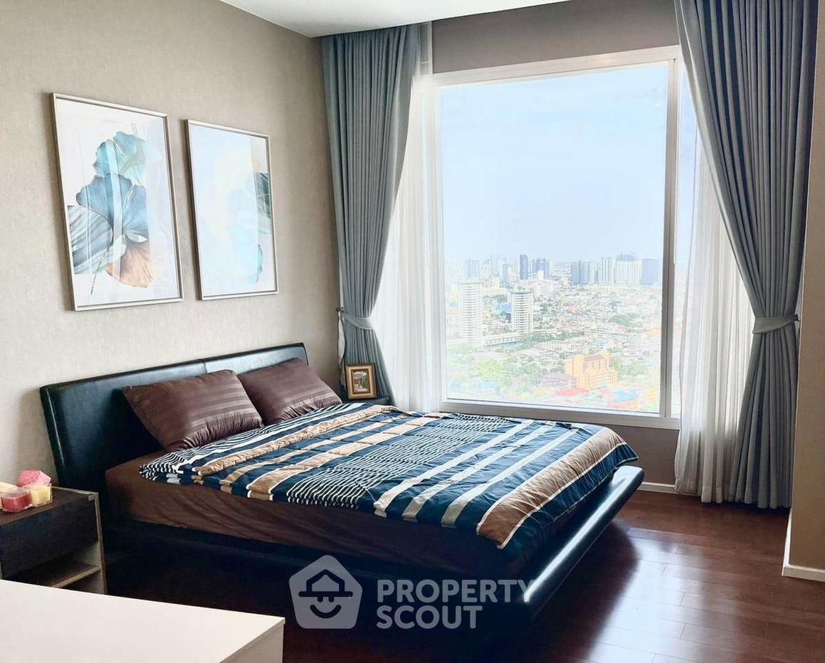 picture 3-BR Condo at Menam Residences in Wat Phraya Krai (ID 904276) - 3/16