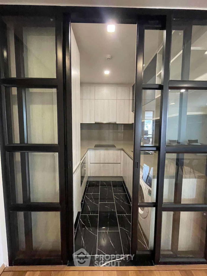 picture 3-BR Condo at Mieler Sukhumvit 40 near BTS Ekkamai (ID 1935494) - 4/9