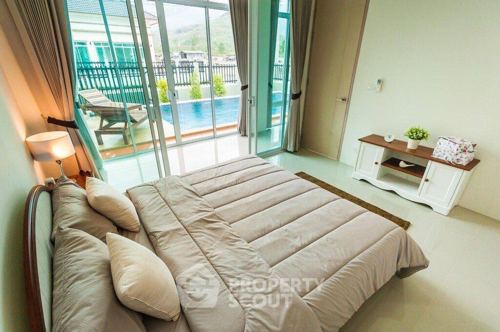 รูป วิลล่า 3-ห้องนอน ใกล้ เมืองหัวหิน (ID 2280778) - รูปที่ 3/13