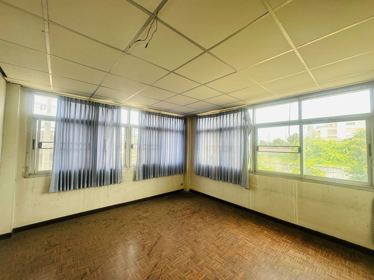 รูป ขายโรงงานพร้อมสำนักงาน 3 ชั้น เนื้อที่ 2-3-82 ไร่ ตำบลอ้อมน้อย อ. กระทุ่มแบน จ. สมุทรสาคร - รูปที่ 29/42