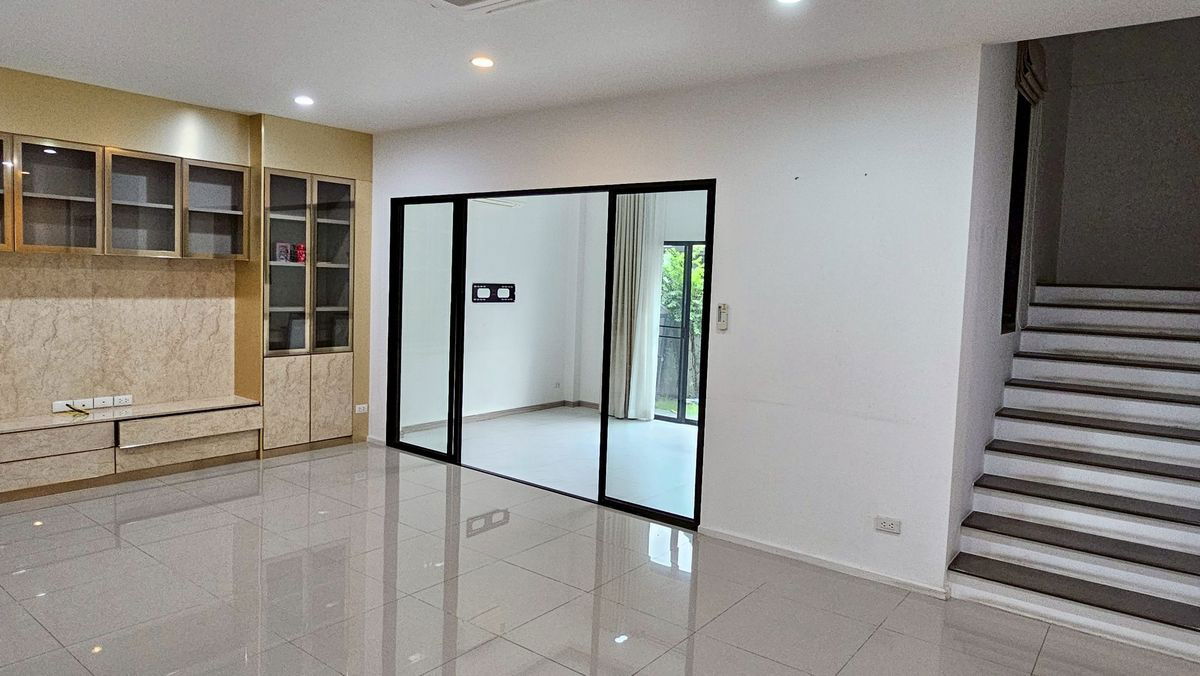 picture Noble Gable Watcharapol | 2-storey detached house, beautifully decorated, fully built-in, ready to move in, project on the market #2025082711569 - 2/9