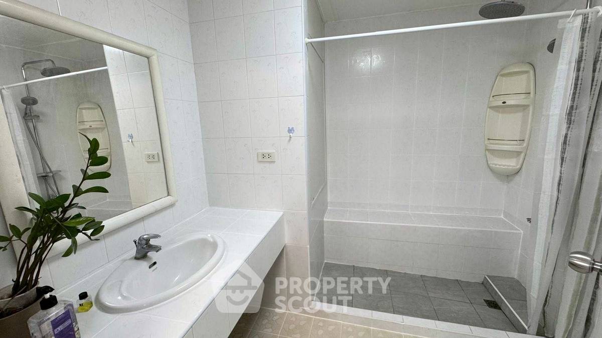 picture 2-BR Condo at Tai Ping Towers Sukhumvit 63 near ARL Ramkhamhaeng (ID 2247390) - 14/17
