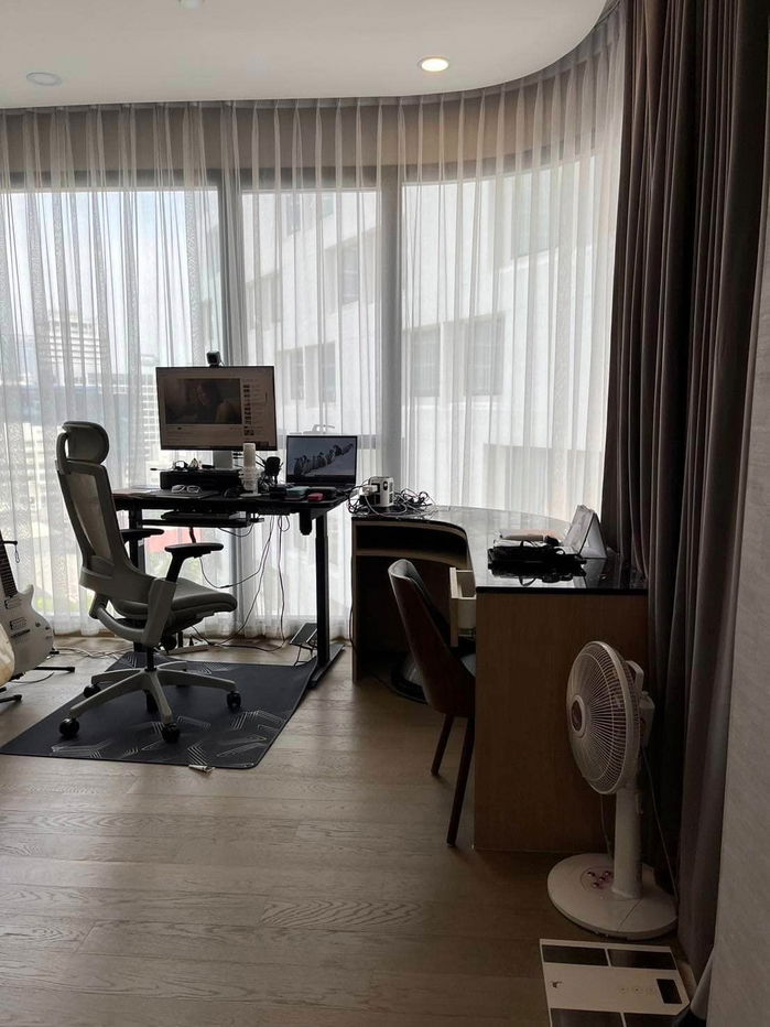 รูป Ashton Chula Silom【𝐒𝐄𝐋𝐋 & 𝐑𝐄𝐍𝐓】🔥ห้องสุดหรู  โปร่งโล่ง เก็บของได้เยอะ 2 ห้องนอน 2 ห้องน้ำ เฟอร์นิเจอร์จัดเต็ม🔥  ติดต่อไลน์ไอดี: @hacondo - รูปที่ 4/9
