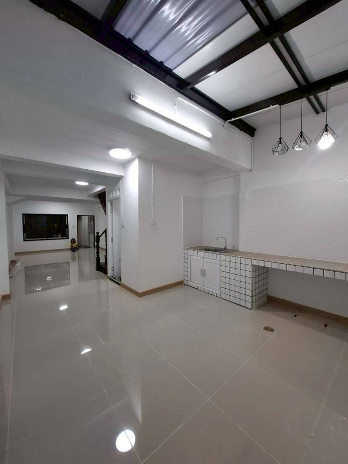 picture 2-story semi-detached house for sale, Phra Pin Village 5 (Ekachai 109) Land area 25.5 square wah, 3 bedrooms 2 bathrooms - 3/10