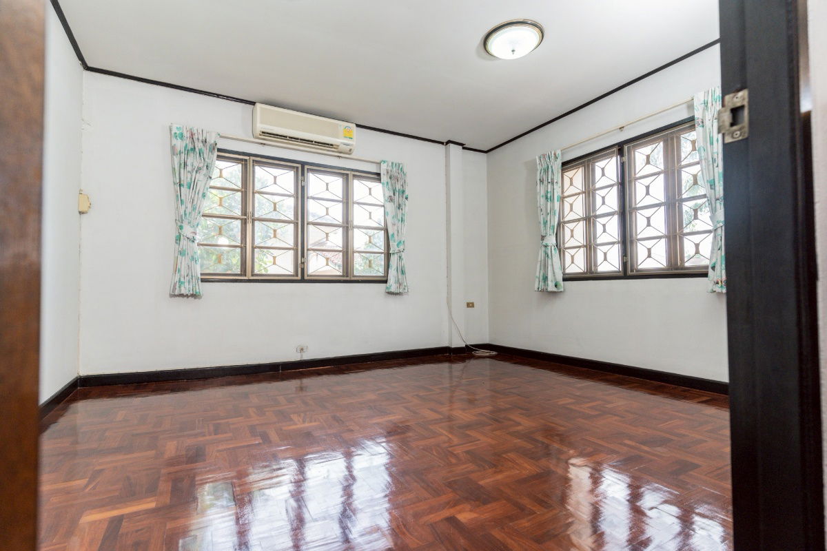 รูป PK008 ขายบ้านเดี่ยวสไตล์คลาสสิก พื้นที่กว้าง หมู่บ้านชัยพฤกษ์ บางแวก | โครงการคุณภาพจาก Land & Houses - รูปที่ 6/16