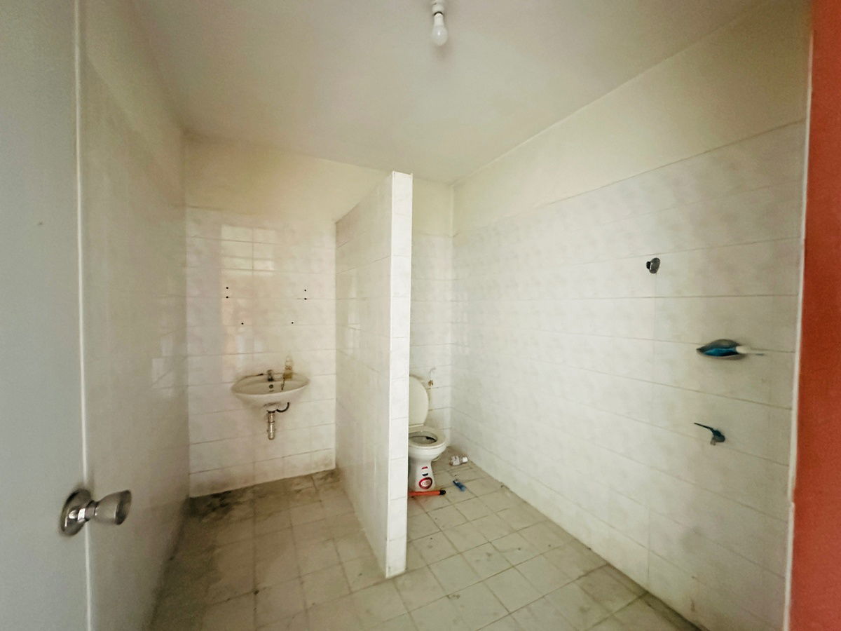 รูป ขายโรงงานพร้อมสำนักงาน 3 ชั้น เนื้อที่ 2-3-82 ไร่ ตำบลอ้อมน้อย อ. กระทุ่มแบน จ. สมุทรสาคร - รูปที่ 27/42