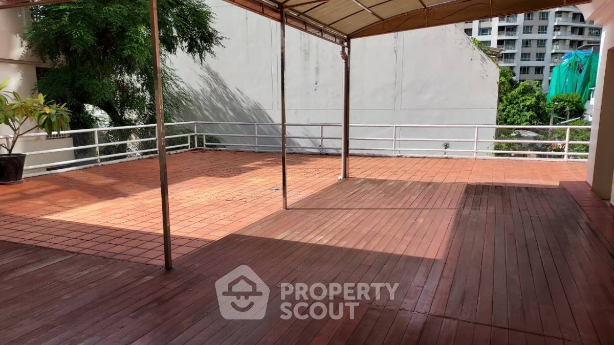 picture 3-BR Condo at Vanicha Park Langsuan near BTS Chit Lom (ID 894606) - 11/30