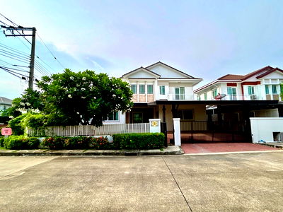 ขายบ้านเดี่ยว :  บ้านเดี่ยว 2 ชั้น บ้านเดี่ยว มัณฑนา พระราม 9 – ศรีนครินทร์ Manthana Rama 9 – Srinakarin พร้อมอยู่ แปลงมุม ใกล้ ARL หัวหมาก & สายสีเหลือง