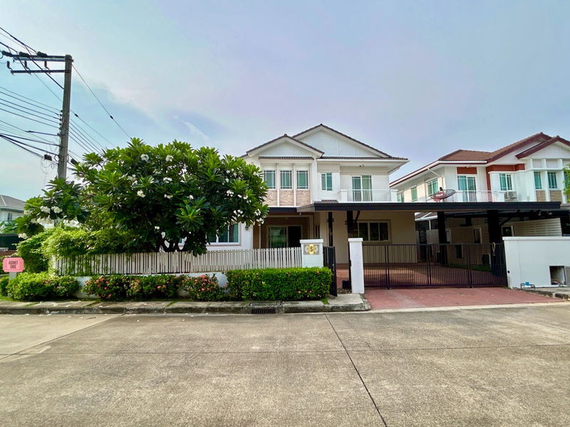 Houses for sale : 2-story detached house, Manthana Rama 9-Srinakarin Ready to move in, corner plot