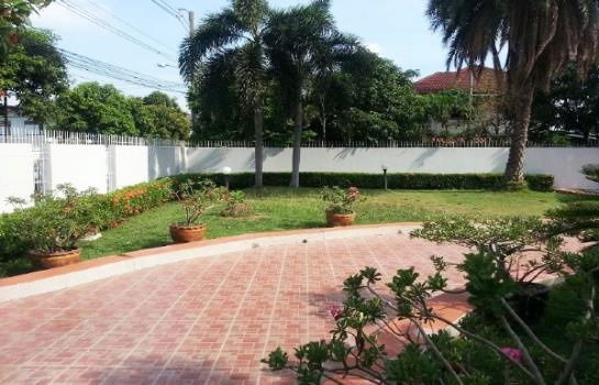 picture  house for rent 1-rai   near BTS Khu Khot, Sai Mai. - 4/11