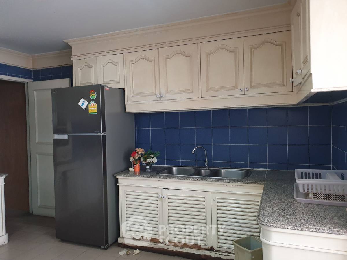 picture 3-BR Condo at DS Tower 1 near BTS Phrom Phong (ID 1917817) - 8/15